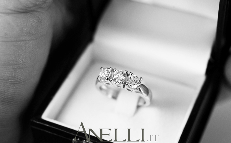 anello-trilogy-classico-da-1-20-carati-f-vvs1-1 anello-trilogy-classico-da-1-20-carati-f-vvs1-1