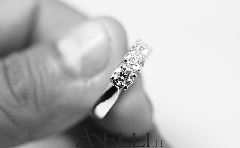 anello-trilogy-classico-da-1-20-carati-f-vvs1-10 anello-trilogy-classico-da-1-20-carati-f-vvs1-10