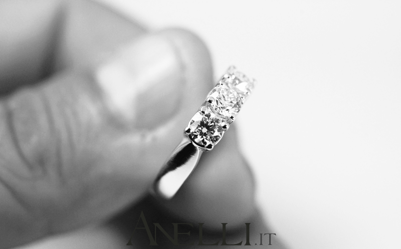 anello-trilogy-classico-da-1-20-carati-f-vvs1-10 anello-trilogy-classico-da-1-20-carati-f-vvs1-10