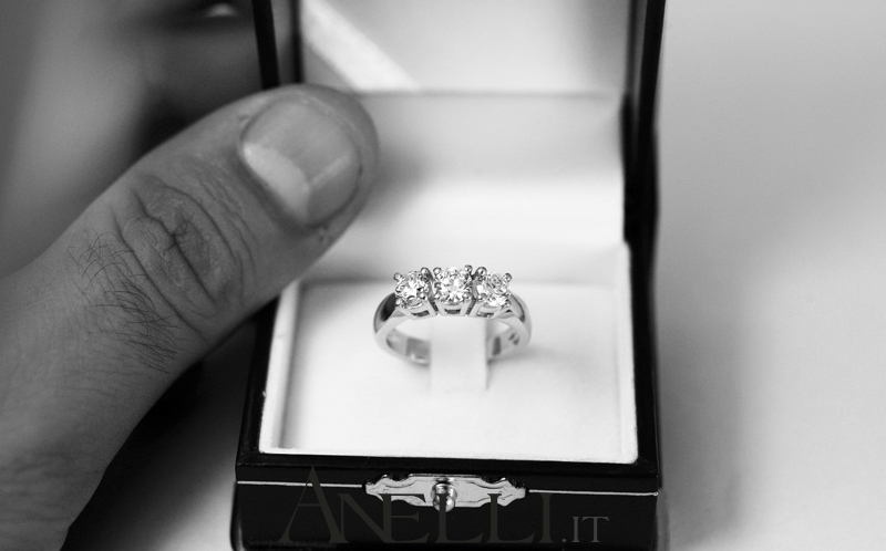 anello-trilogy-classico-da-1-20-carati-f-vvs1-3 anello-trilogy-classico-da-1-20-carati-f-vvs1-3