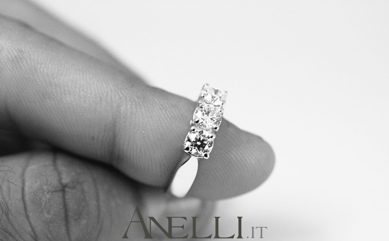anello-trilogy-classico-da-1-20-carati-f-vvs1-9 anello-trilogy-classico-da-1-20-carati-f-vvs1-9