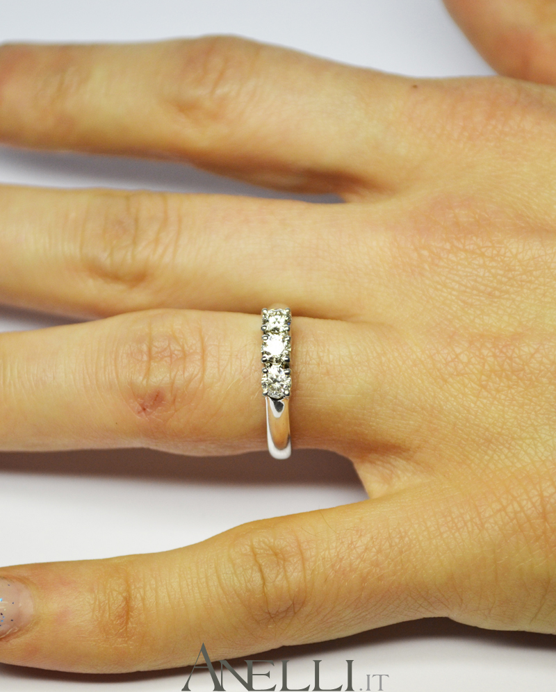 anello-trilogy-mezzo-carato-0-51-f-vvs1-5 anello-trilogy-mezzo-carato-0-51-f-vvs1-5