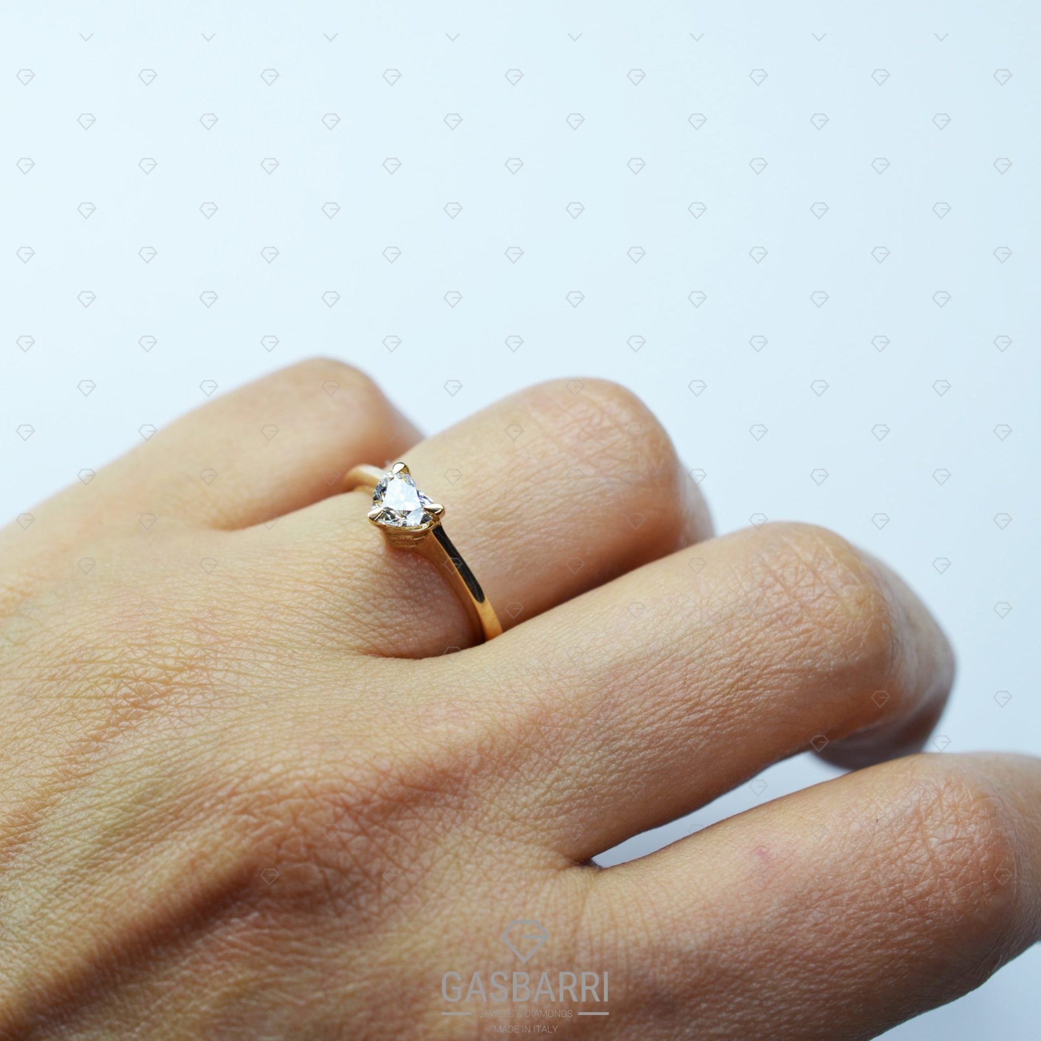 diamante-a-cuore-su-oro-giallo-10 diamante-a-cuore-su-oro-giallo-10