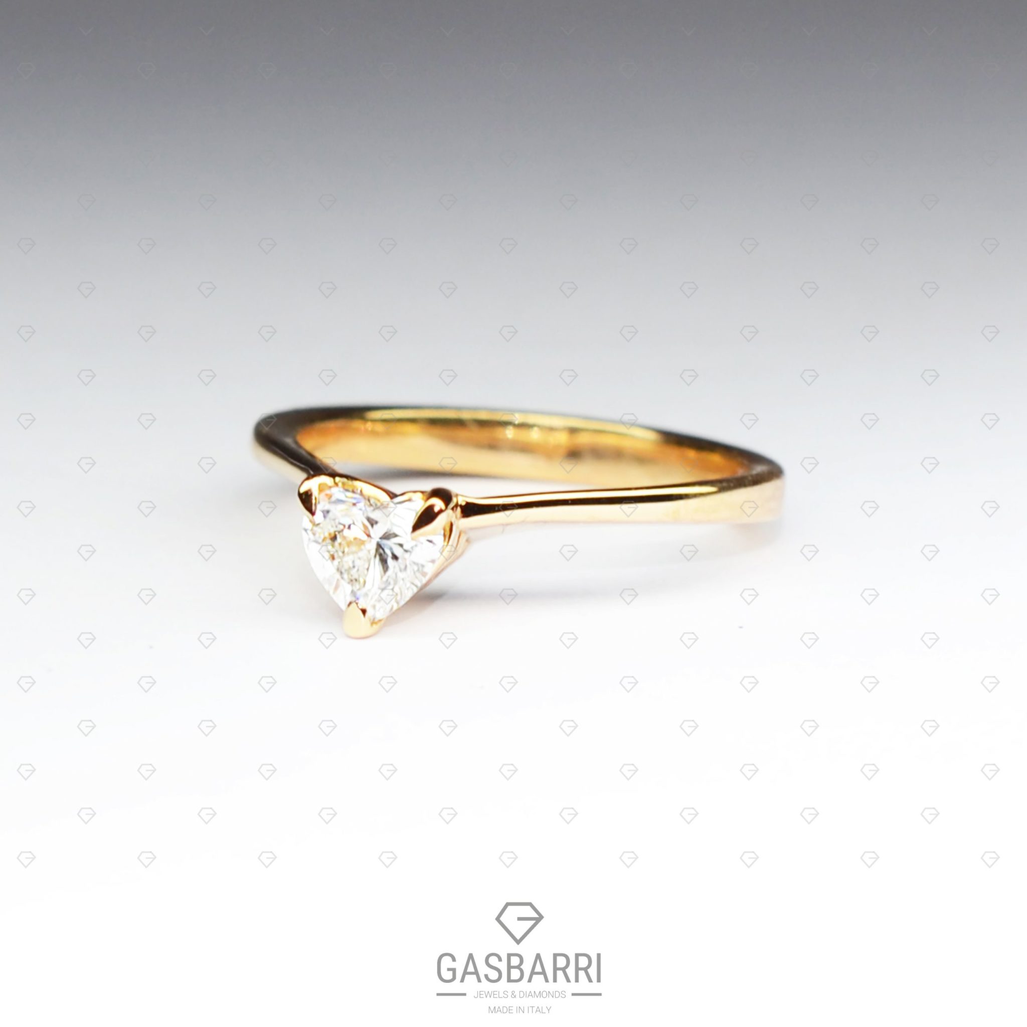 diamante-a-cuore-su-oro-giallo-3 diamante-a-cuore-su-oro-giallo-3