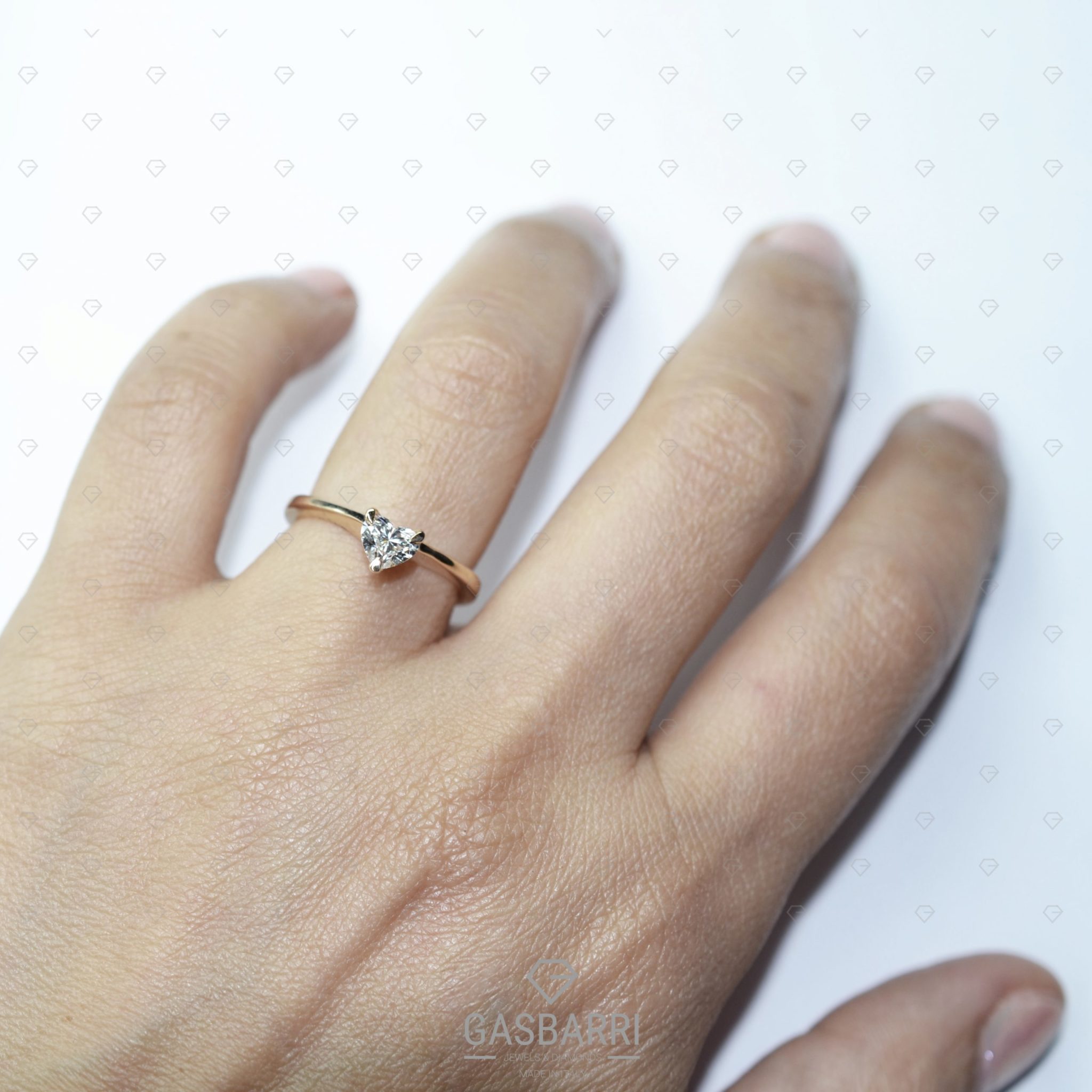 diamante-a-cuore-su-oro-giallo-8 diamante-a-cuore-su-oro-giallo-8