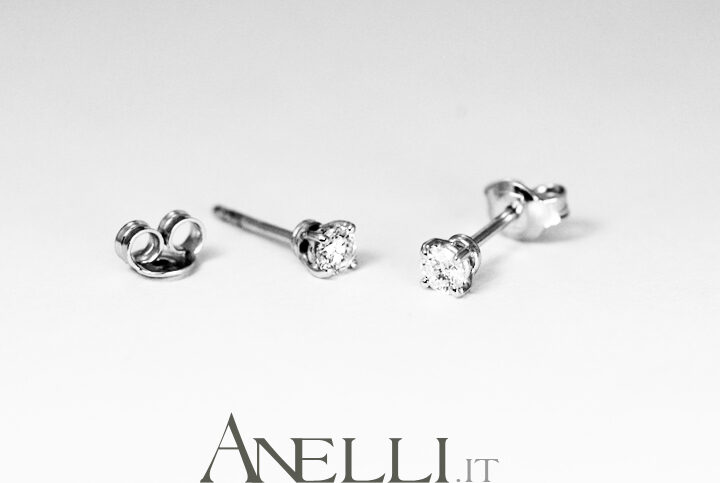 orecchini-punto-luce-di-diamanti-0-30-carati-f-vvs1-2_1