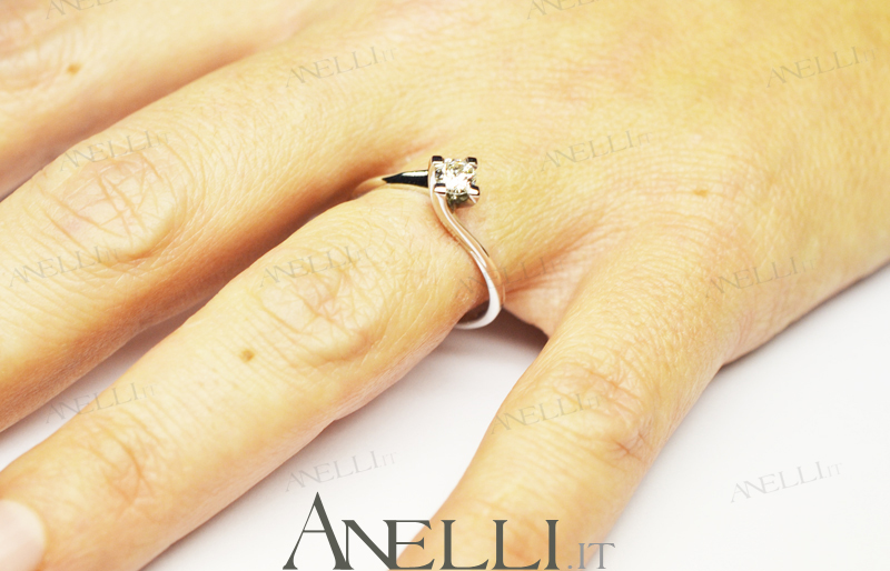 solitario-0-30-carati-colore-f-purezza-massima-if-18 solitario-0-30-carati-colore-f-purezza-massima-if-18