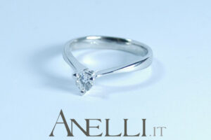 solitario-a-cuore-con-diamante-da-0-30-carati-h-vs2-2