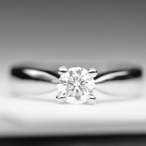 solitario-classico-0-38-carati-colore-e-purezza-vvs1