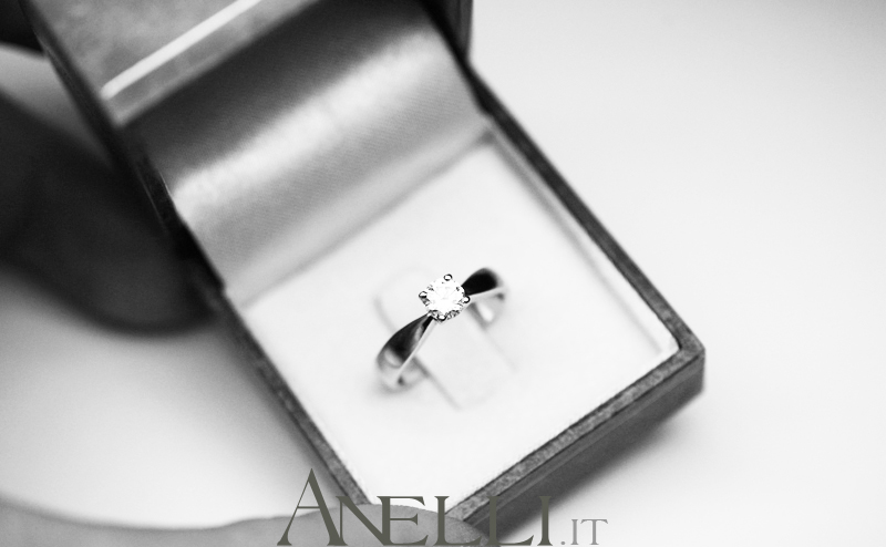 solitario-con-diamante-di-0-40-carati-colore-d-purezza-vs2-10