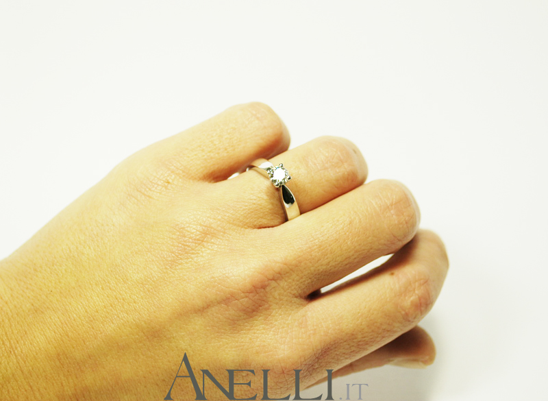 solitario-con-diamante-di-0-40-carati-colore-d-purezza-vs2-4