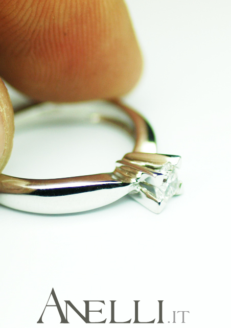 solitario-con-diamante-di-mezzo-carato-f-vvs1-3 solitario-con-diamante-di-mezzo-carato-f-vvs1-3