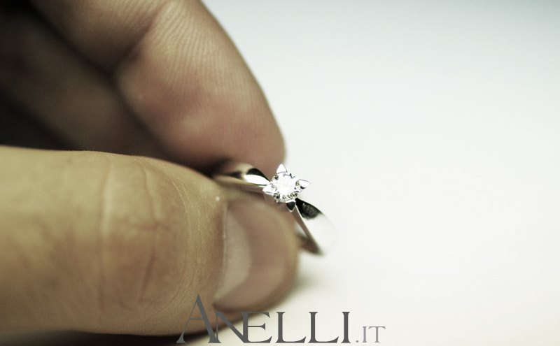 solitario-con-diamante-di-mezzo-carato-f-vvs1-7 solitario-con-diamante-di-mezzo-carato-f-vvs1-7