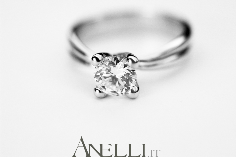 solitario-da-anniversario-con-diamante-di-0-80-carati-f-vs1-16_2 solitario-da-anniversario-con-diamante-di-0-80-carati-f-vs1-16_2
