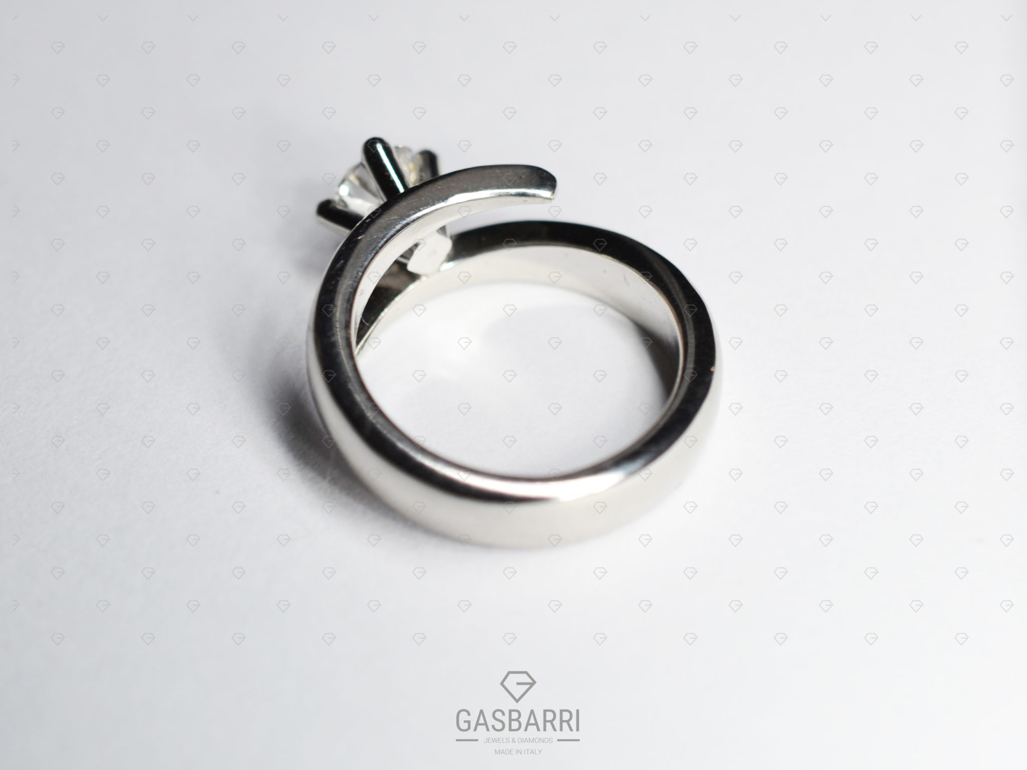 solitario-platino-anniversario-3 solitario-platino-anniversario-3