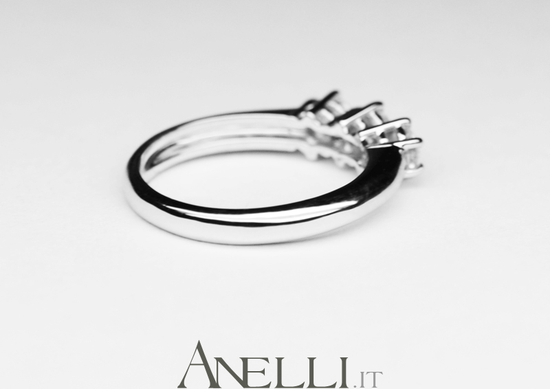 trilogy-con-diamanti-0-75-carati-colore-d-purezza-vvs1-2